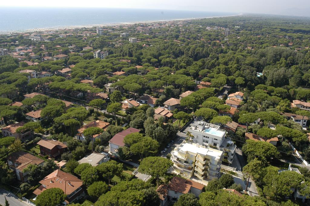 Verdeluna Aparthotel Marina di Pietrasanta Exterior photo
